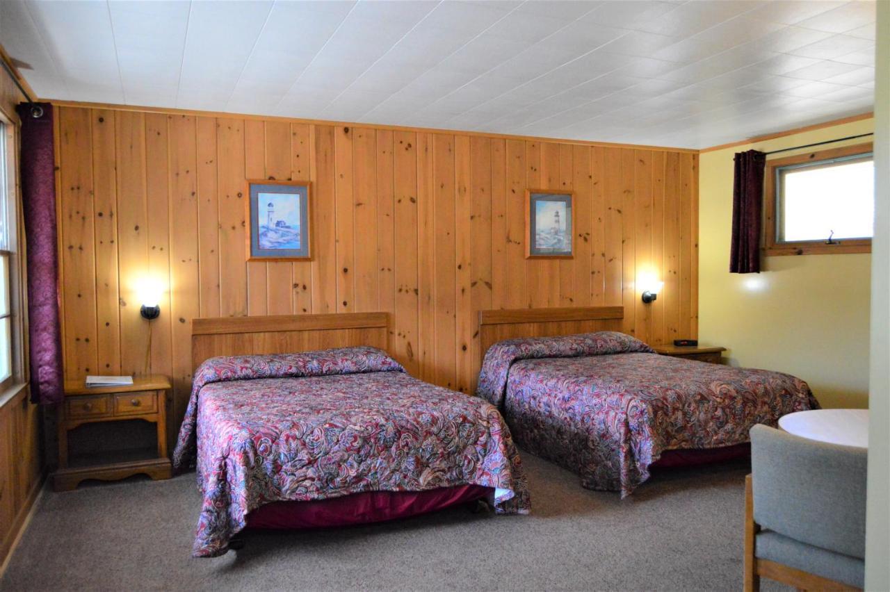 Baileys Sunset Motel Бейлис-Харбор Экстерьер фото